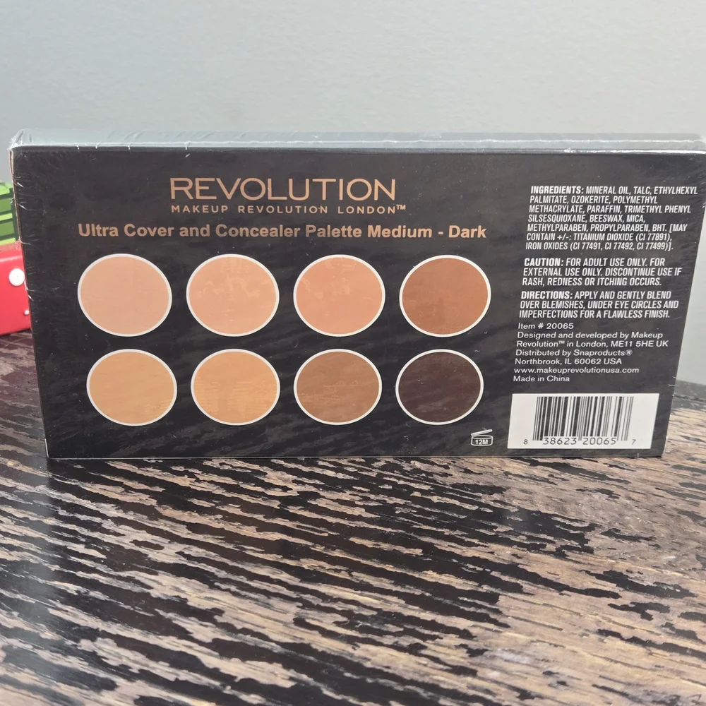 Revolution Cover &‎ Conceal Palette, Medium- Dark